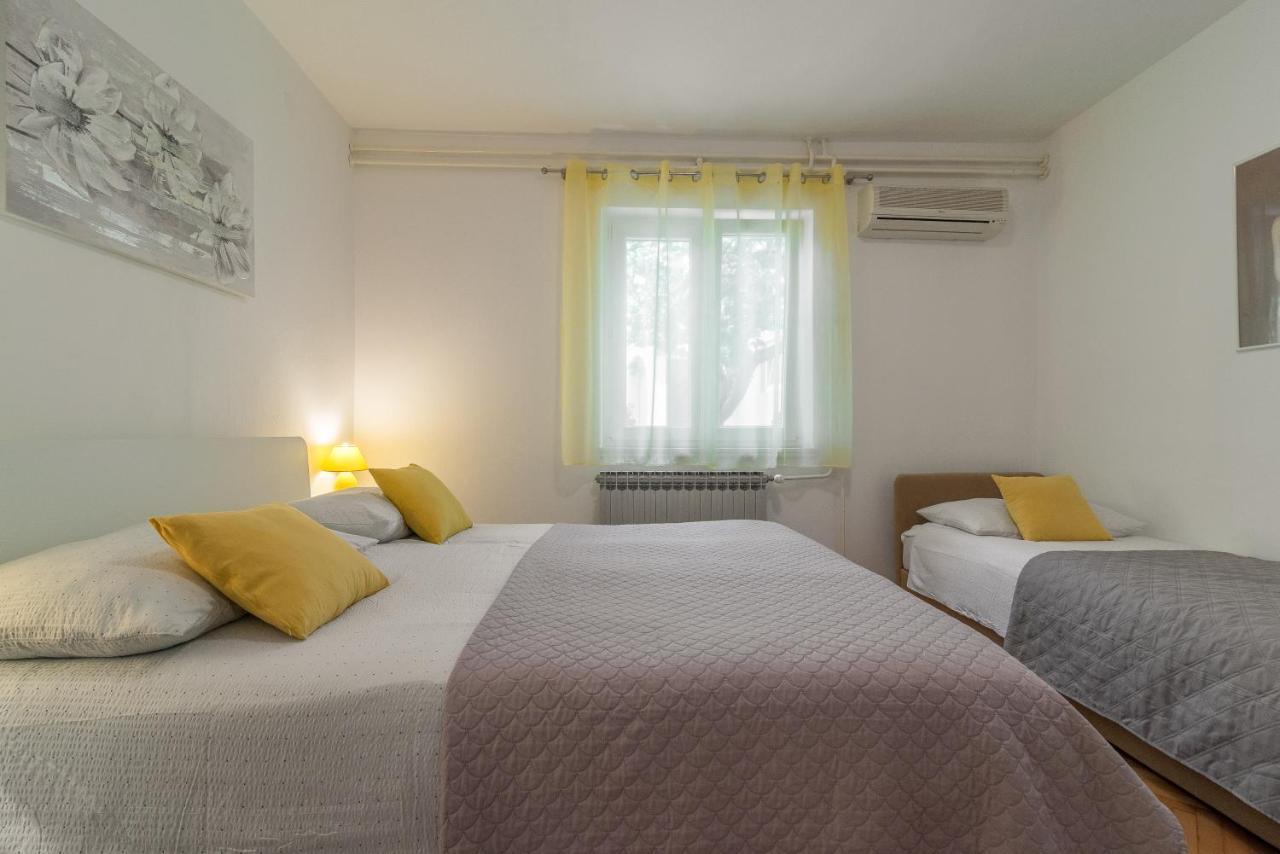 Apartments Tolic Biograd Na Moru Ngoại thất bức ảnh