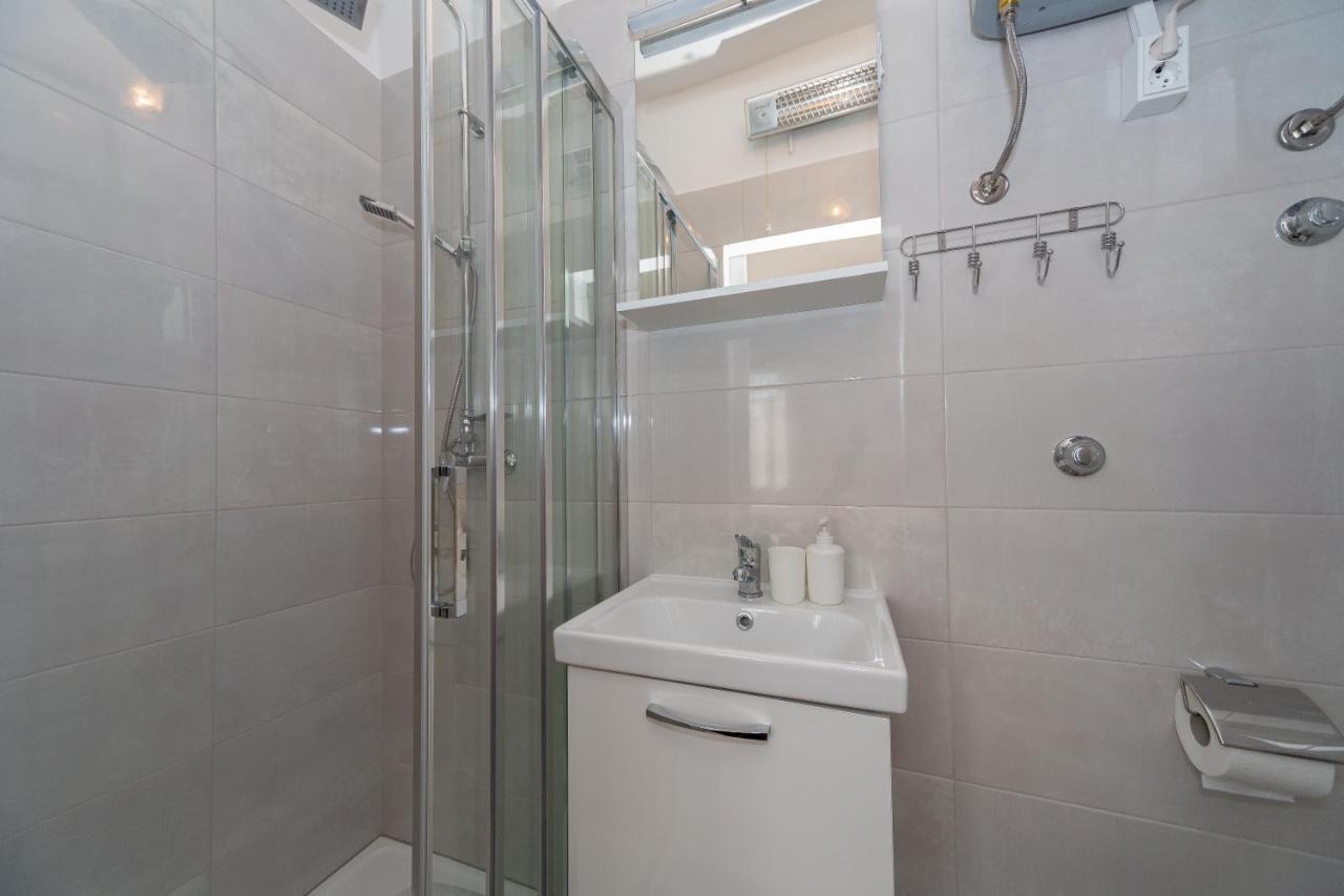 Apartments Tolic Biograd Na Moru Ngoại thất bức ảnh