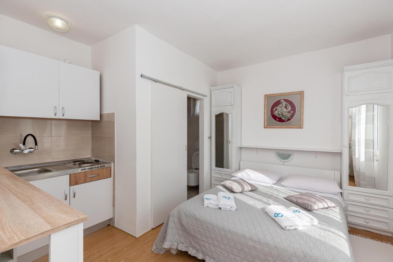 Apartments Tolic Biograd Na Moru Ngoại thất bức ảnh