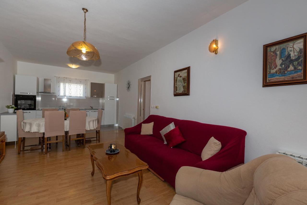 Apartments Tolic Biograd Na Moru Ngoại thất bức ảnh