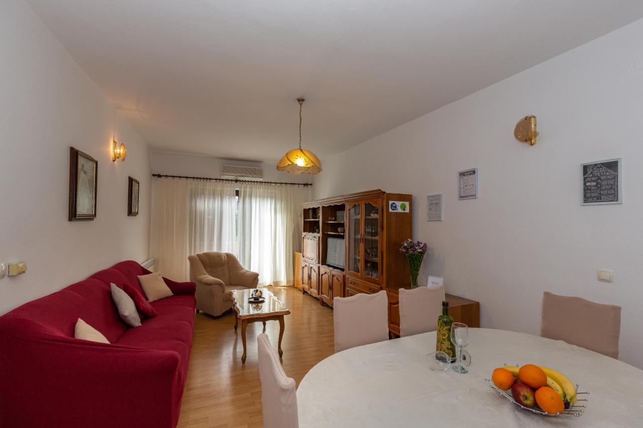 Apartments Tolic Biograd Na Moru Ngoại thất bức ảnh
