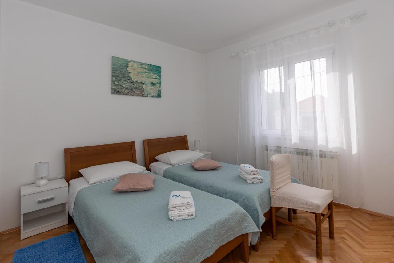 Apartments Tolic Biograd Na Moru Ngoại thất bức ảnh