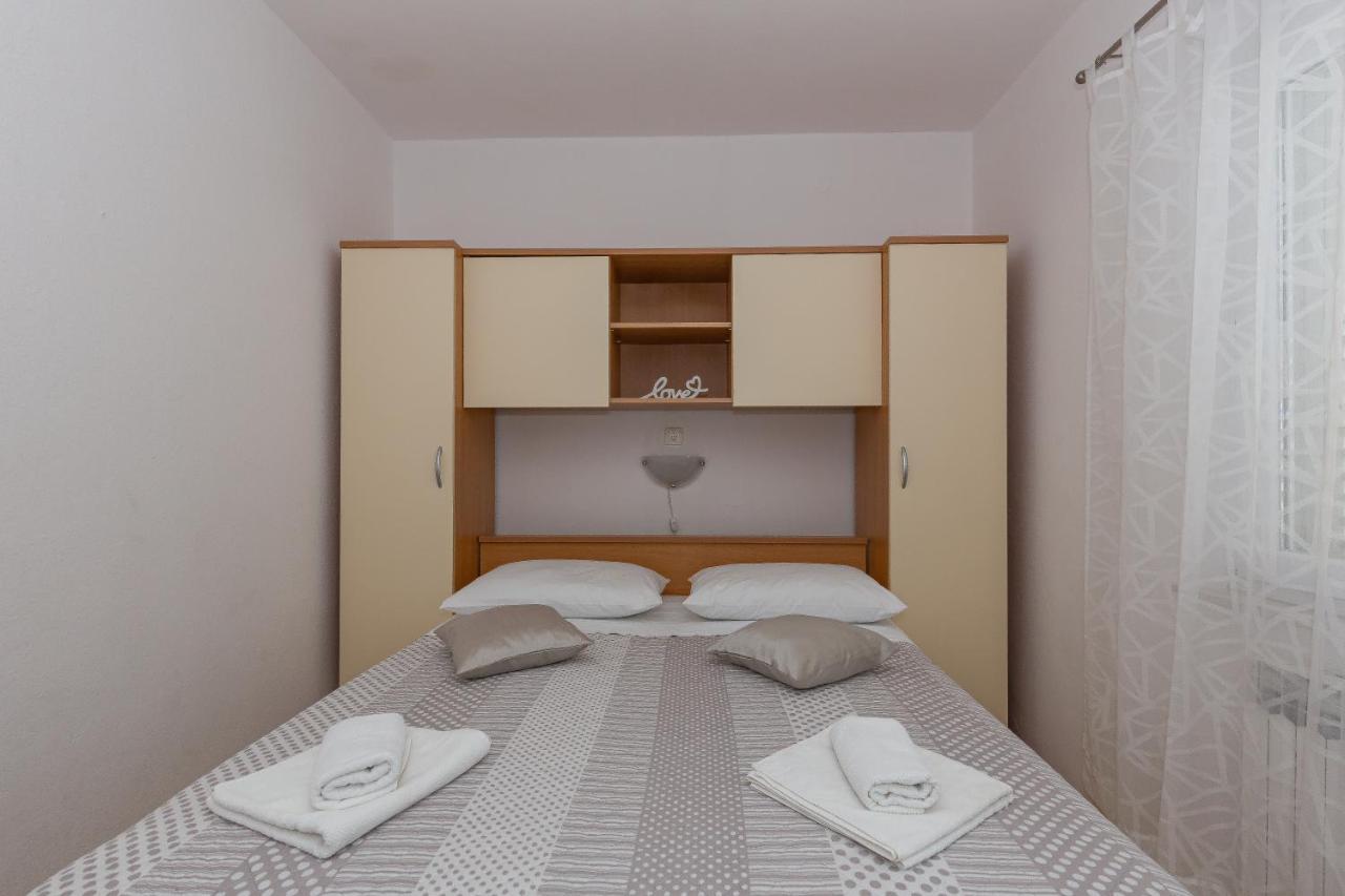 Apartments Tolic Biograd Na Moru Ngoại thất bức ảnh