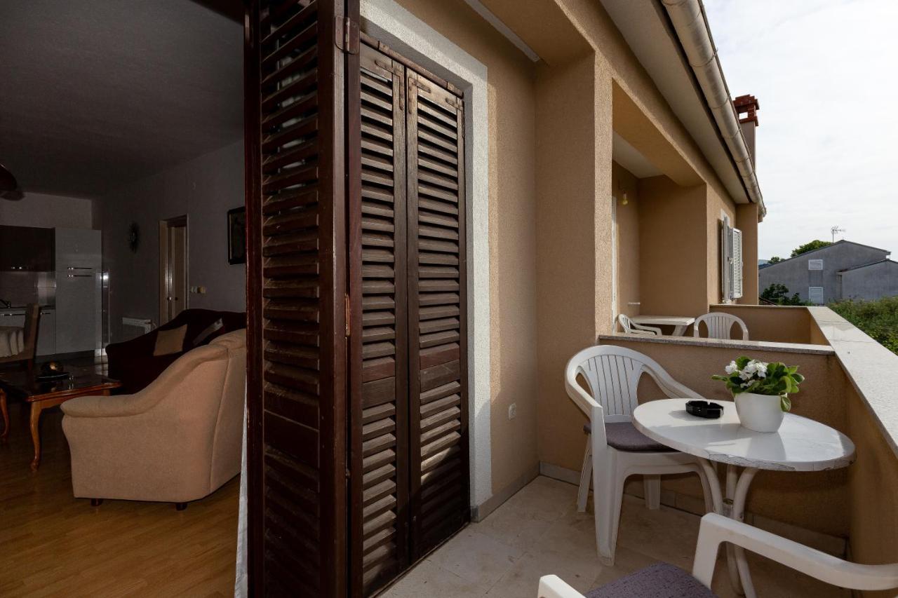 Apartments Tolic Biograd Na Moru Ngoại thất bức ảnh