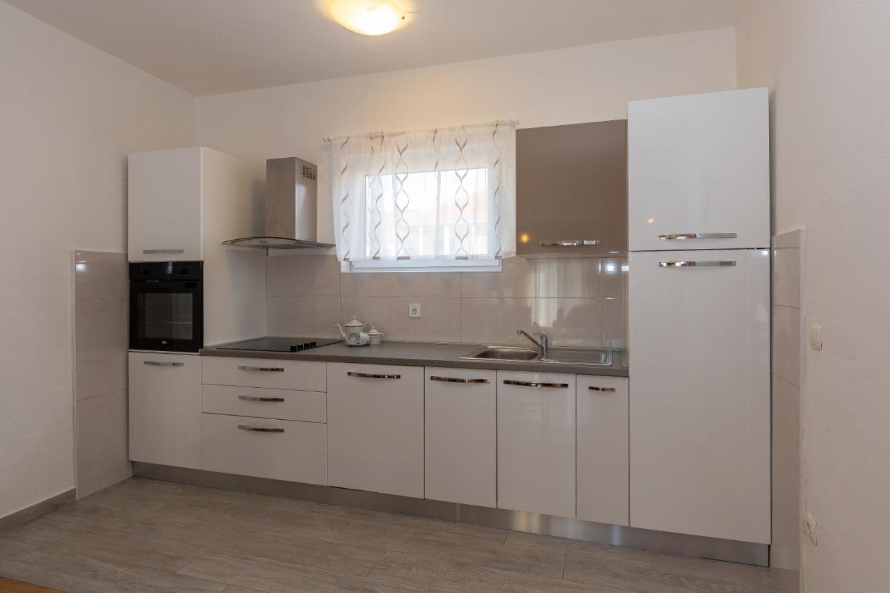 Apartments Tolic Biograd Na Moru Ngoại thất bức ảnh