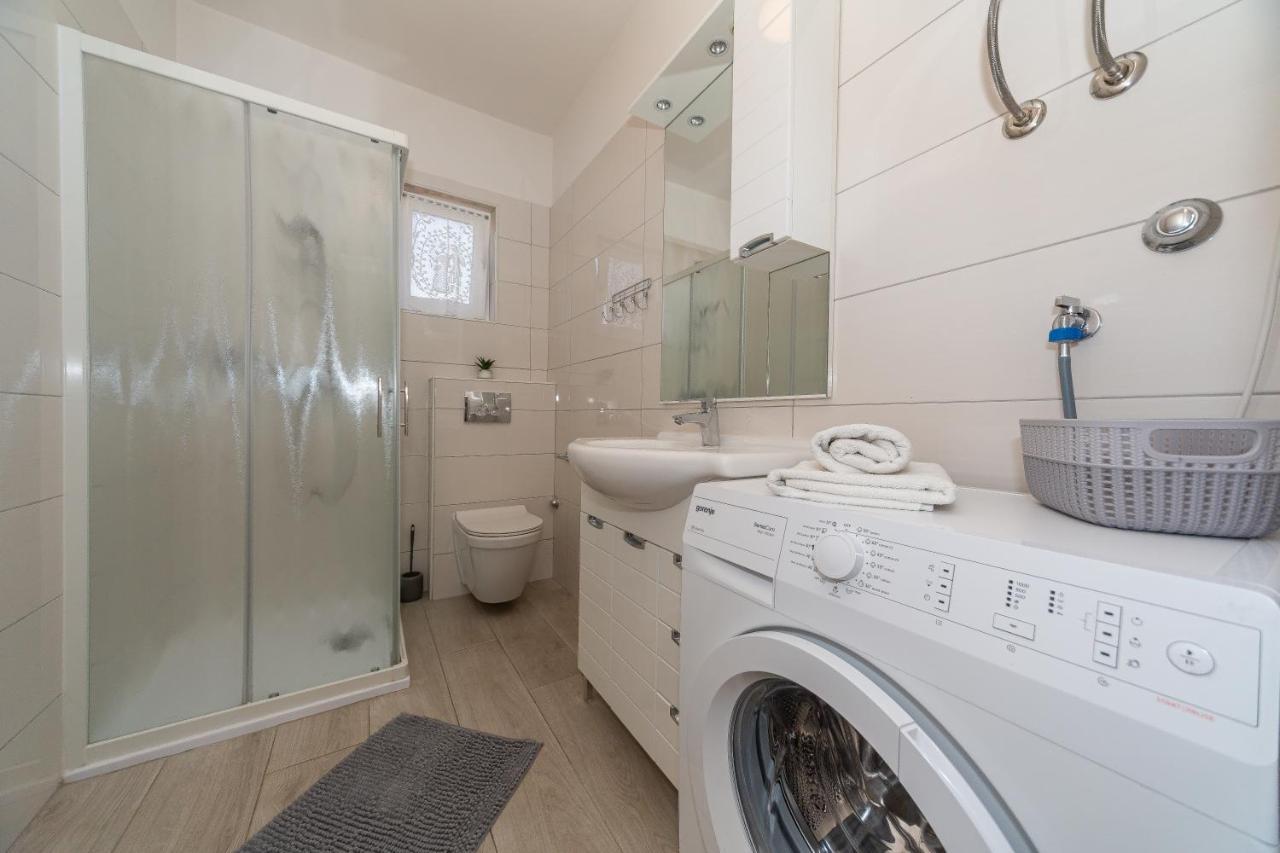 Apartments Tolic Biograd Na Moru Ngoại thất bức ảnh