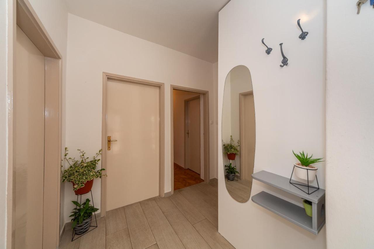 Apartments Tolic Biograd Na Moru Ngoại thất bức ảnh