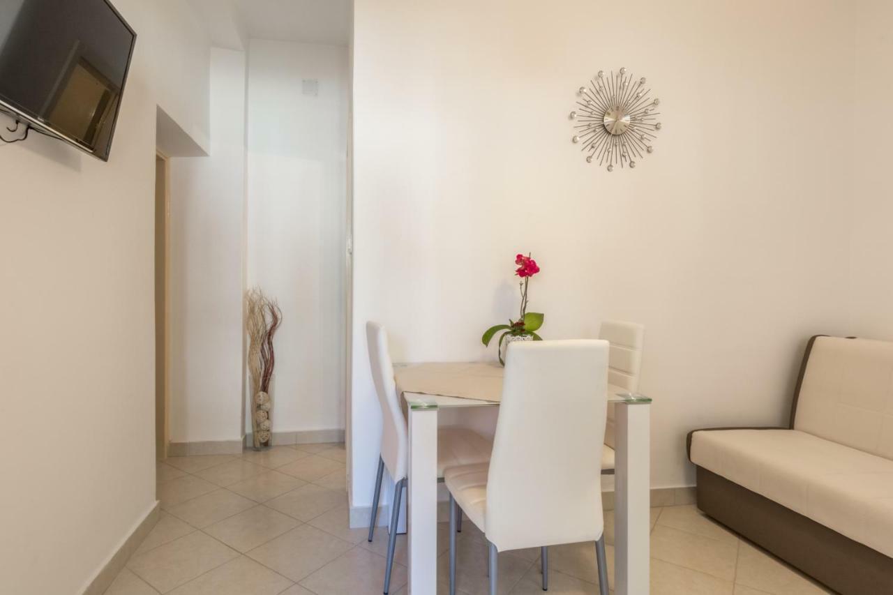 Apartments Tolic Biograd Na Moru Ngoại thất bức ảnh